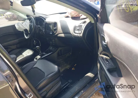 2019 Jeep Compass Altitude Fwd из США, поврежденный, VIN 3C4NJCBBXKT614708